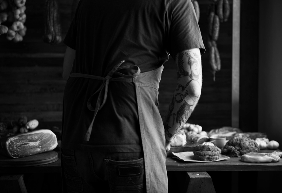 Πασίγνωστος ‘Ελληνας τηλεοπτικός σεφ συνελήφθη – Μπορεί να φυλακιστεί – Τι συνέβη;