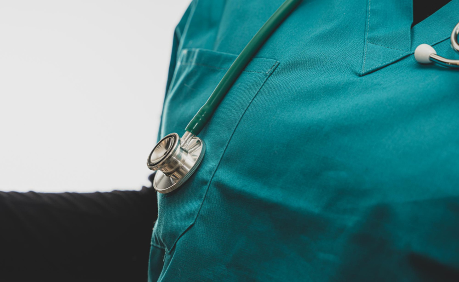 Απίστευτο περιστατικό σε νοσοκομείο! Ασθενής τσακώθηκε με τον γιατρό του και του ζητούσε τα “ρέστα” γιατί…