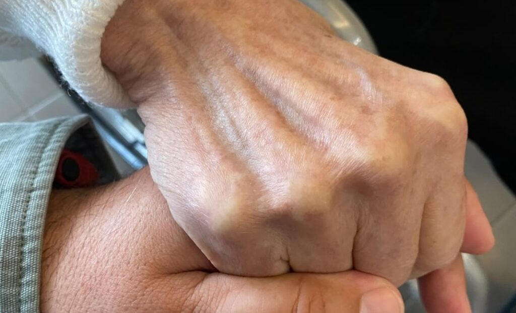 Πολή δύσκολες στιγμές! Πέθανε η μητέρα του Γρηγόρη! “Συγχώρεσέ με…”