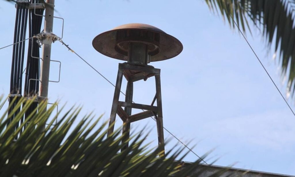 Τι πρέπει να κάνουν οι πολίτες όταν ηχήσουν οι σειρήνες για αεροπορική επίθεση; Τι σημαίνουν οι διαφορετικοί ήχοι