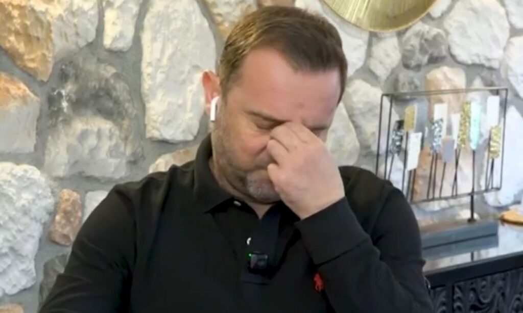 Δύσκολη στιγμή! “Κατέρρευσε” ο Πλακιάς για τα κορίτσια του! Στο τραπέζι μας…