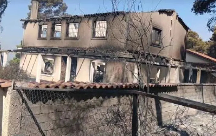 Κάηκε στο Πόρτο Γερμενό και σπίτι πασίγνωστου Έλληνα ηθοποιού – Στάχτη οι αναμνήσεις 52 χρόνων