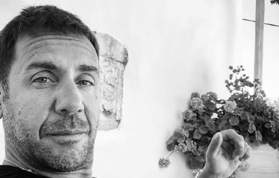 Μαζωνάκης: Το άγνωστο περιστατικό σε εστιατόριο και η σοκαριστική αποκάλυψη που ανατρέπει τα δεδομένα