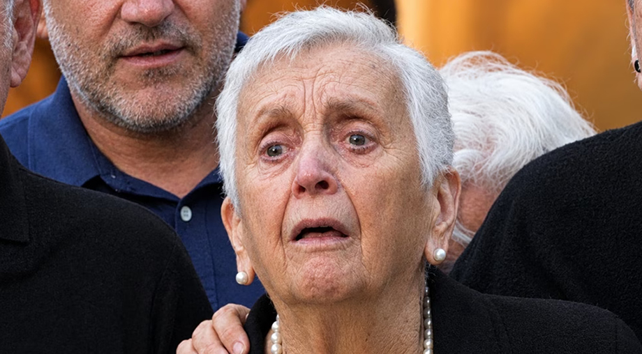 Σπάραξε η μητέρα του Μαζωνάκη – Τα είπε όλα για τον Γιώργο με 2 λέξεις